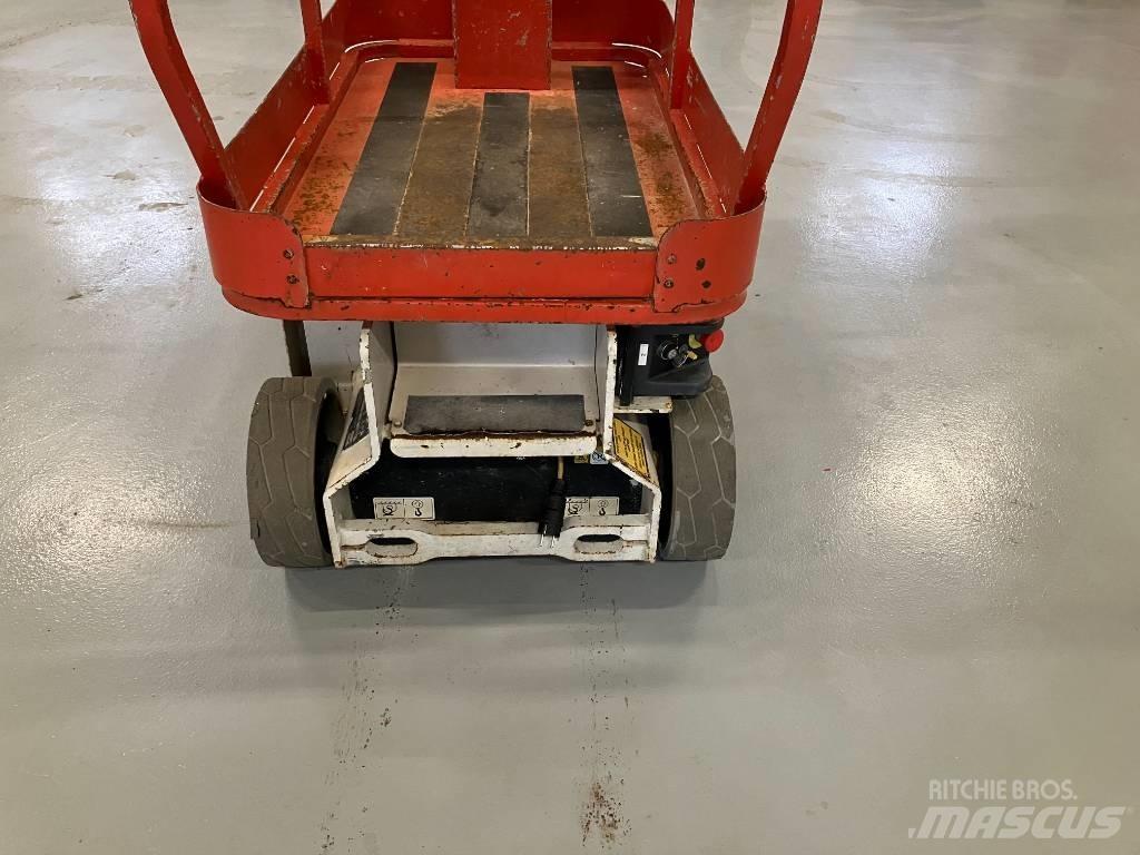 JLG 1230 ES Vertikalna dvigala