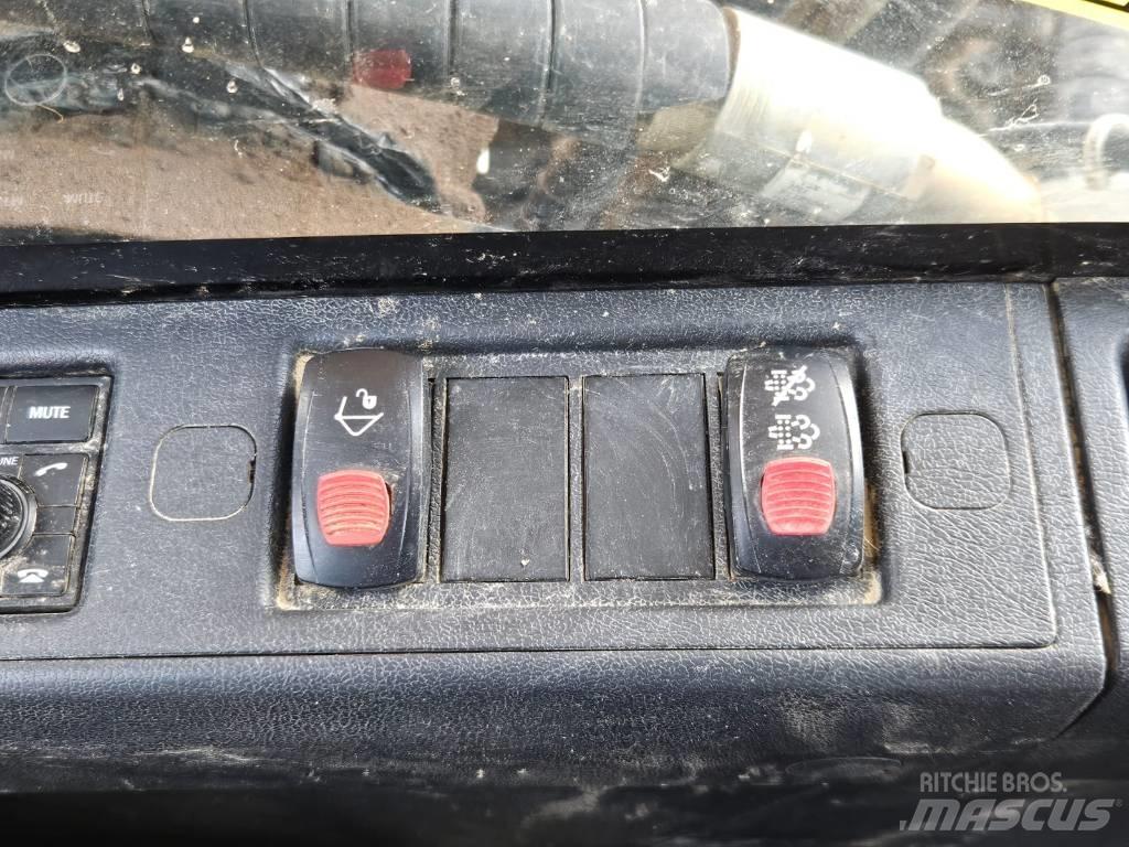 Hyundai HX 220 L Bagri goseničarji