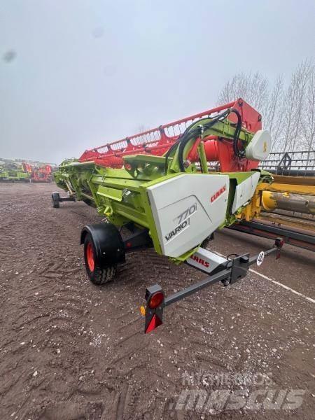 CLAAS TRION 530 Kombajni