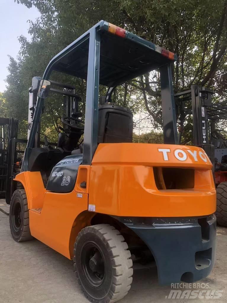 Toyota FD 30 Dizelski viličarji