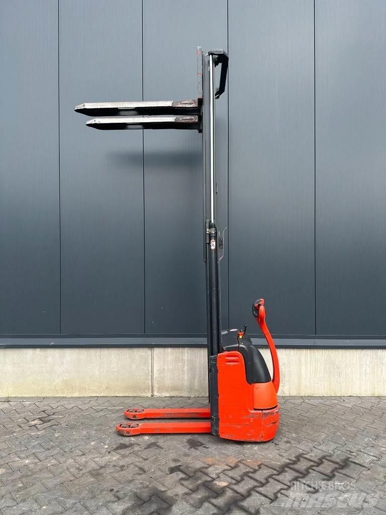 Linde L12 Ročni električni viličar