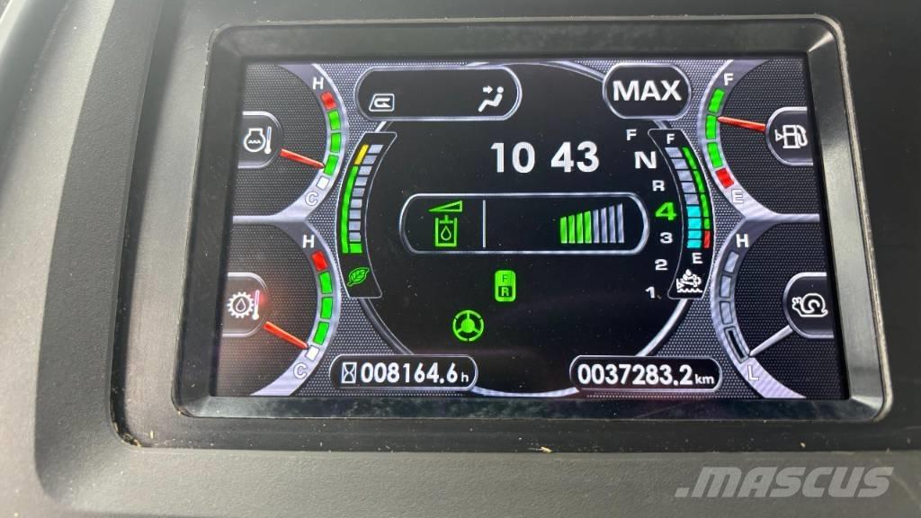 Komatsu WA 320-8 Kolesni nakladalci