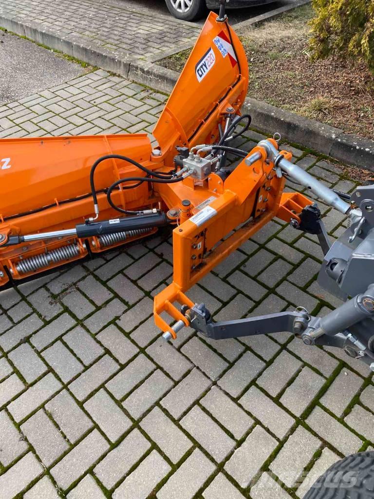 Kubota L2-622 Manjši traktorji