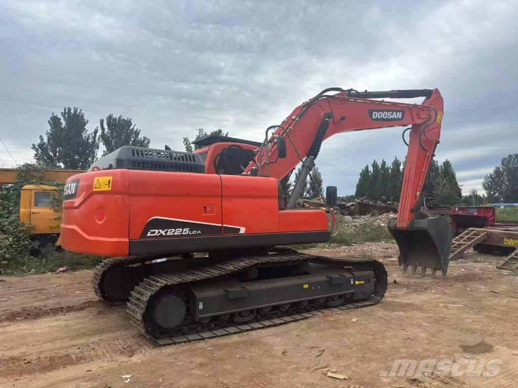 Doosan DX 225 Bagri goseničarji