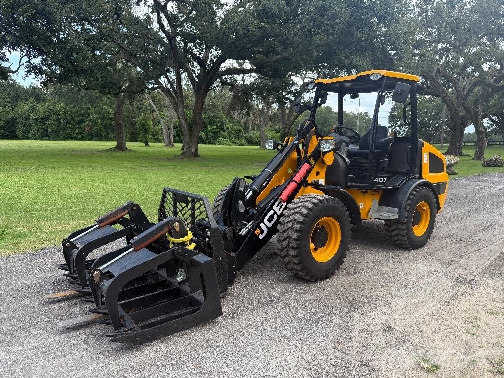 JCB 407 Kolesni nakladalci