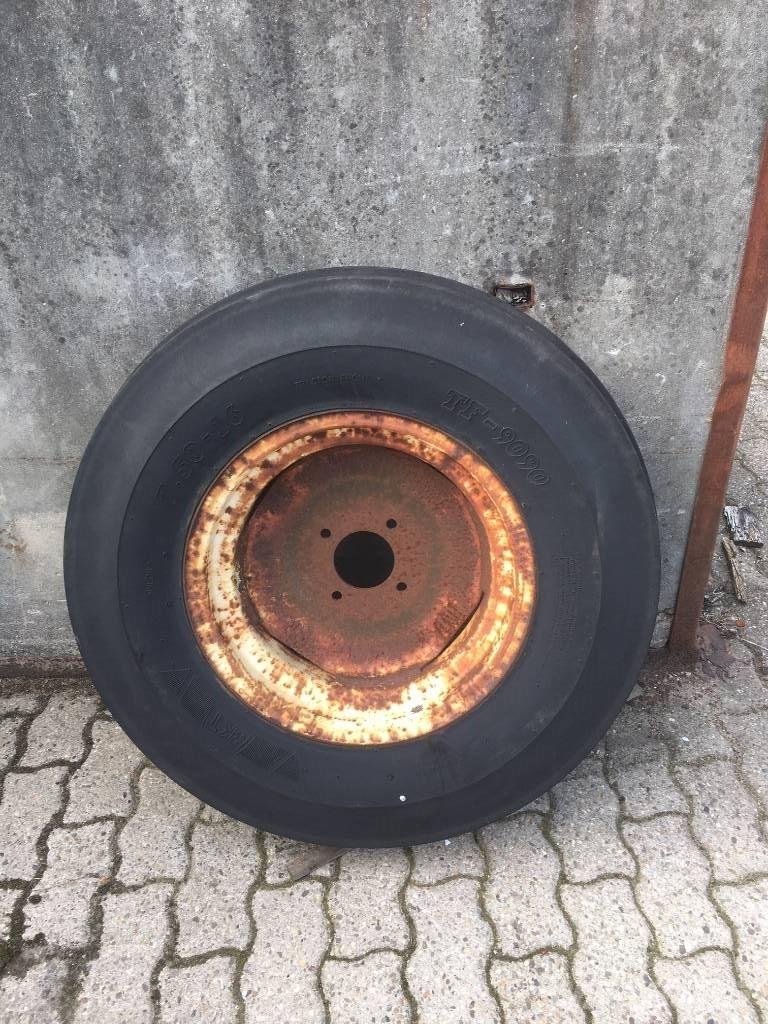 BKT 7.50 R 16 + velg Gume, kolesa in platišča