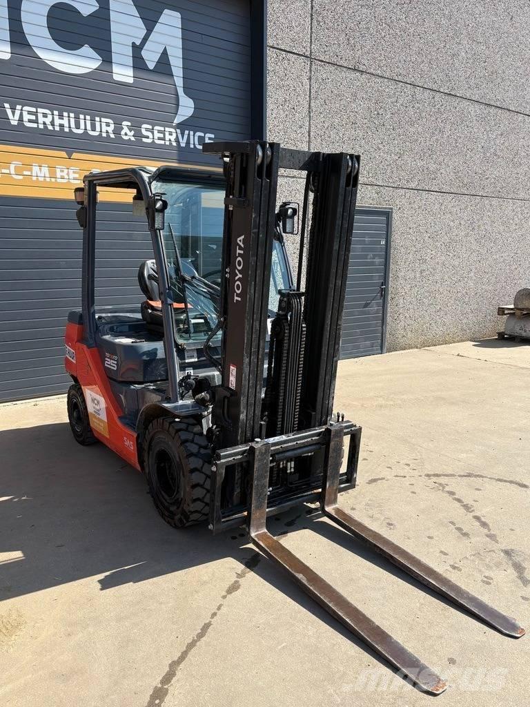 Toyota 8 FDF 25 Dizelski viličarji