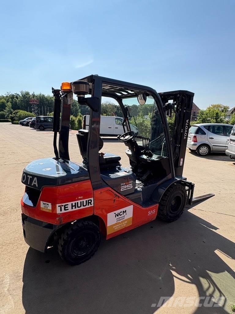 Toyota 8 FDF 25 Dizelski viličarji