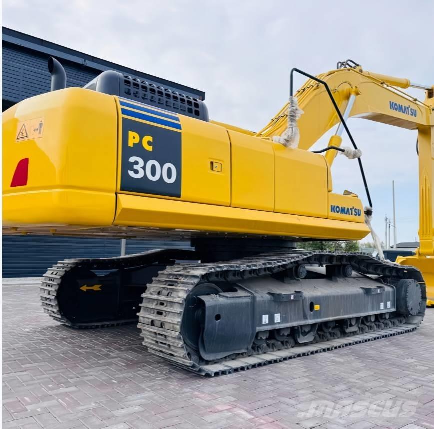 Komatsu 300 Bagri goseničarji