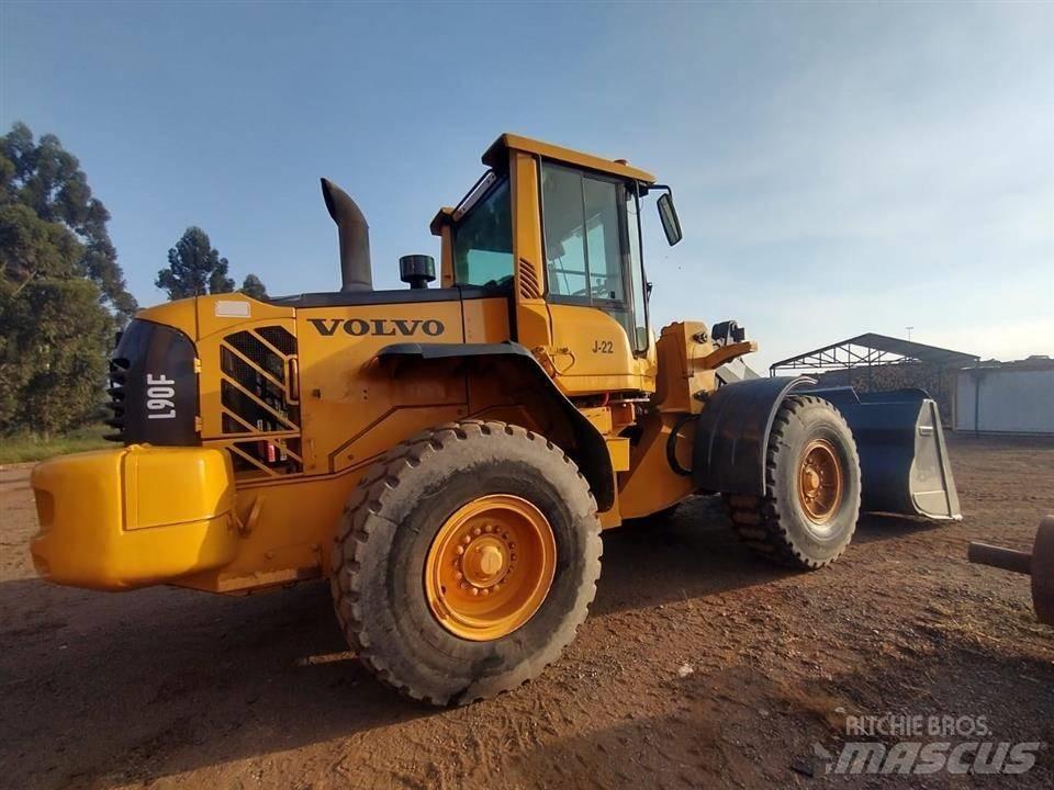 Volvo L90F Kolesni nakladalci