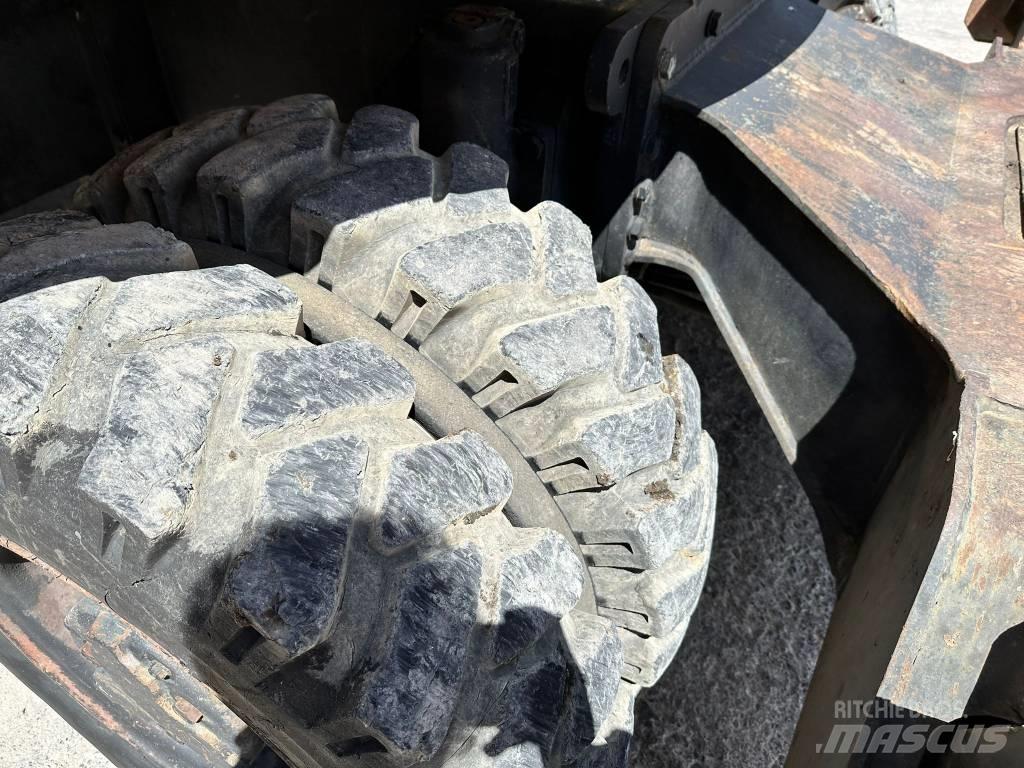 Komatsu PW130 ES-6K Bagri na kolesih