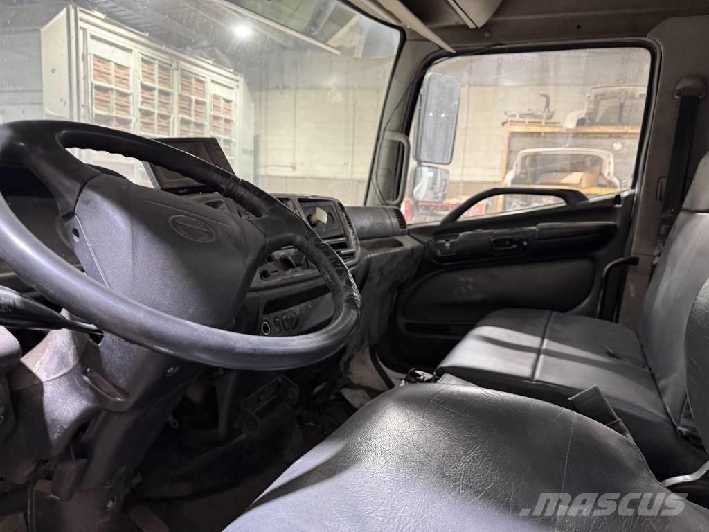 Hino 338 Komunalni tovornjaki