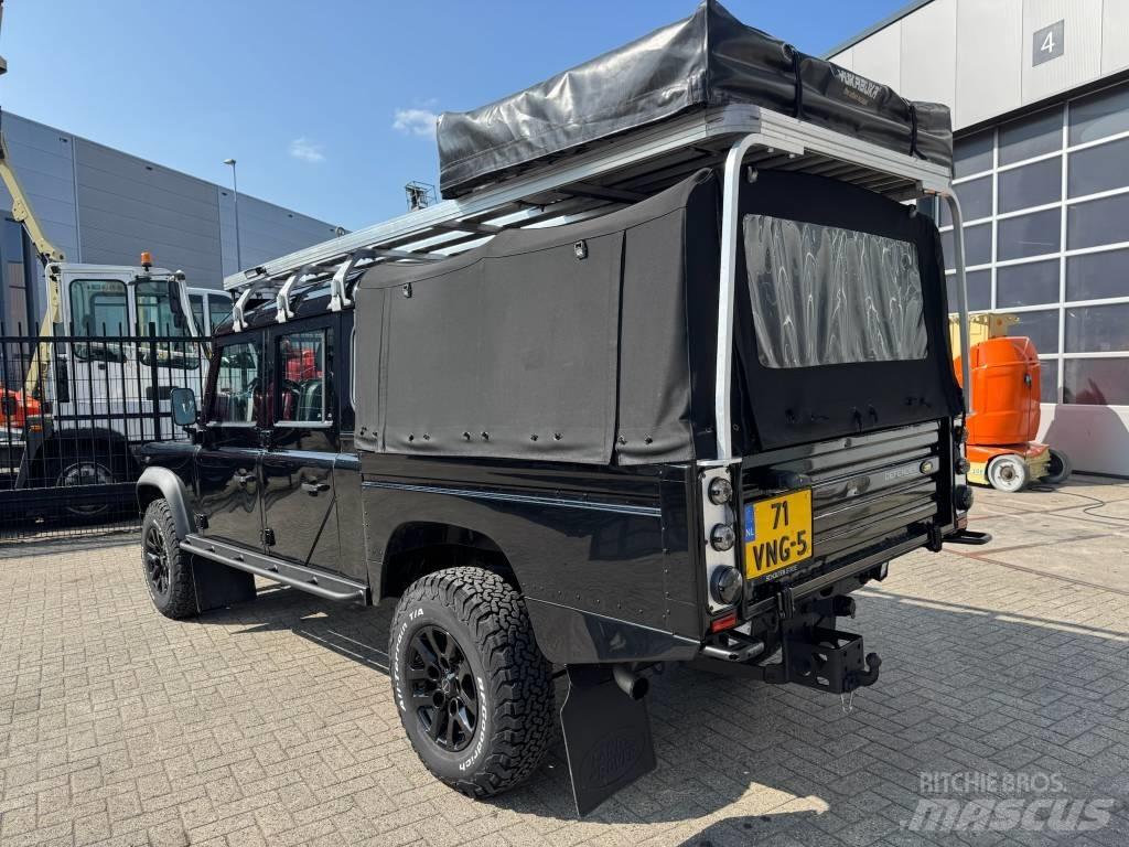 Land Rover Defender Avtomobili