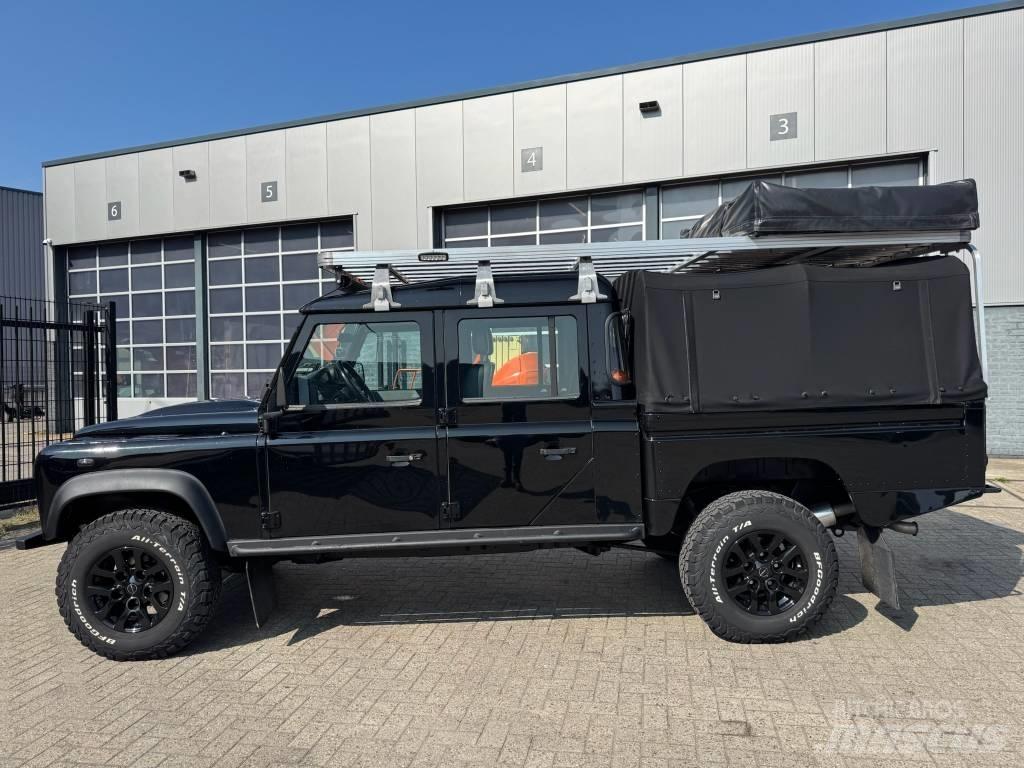 Land Rover Defender Avtomobili
