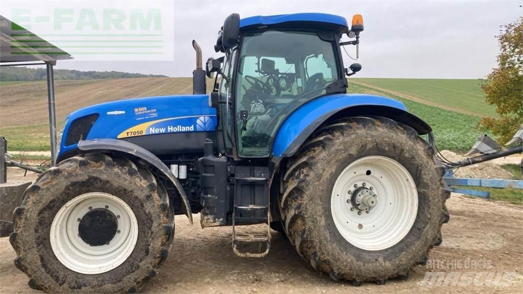 New Holland T7050 Traktorji