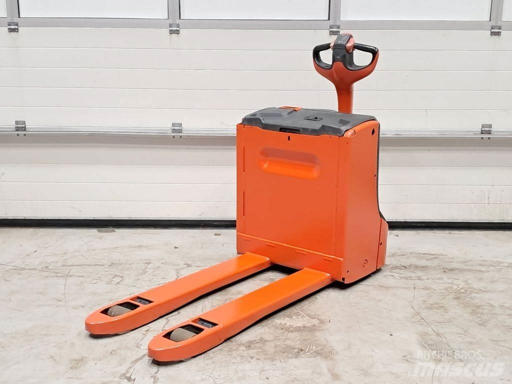 Linde T16 Električni nizko dvižni viličar