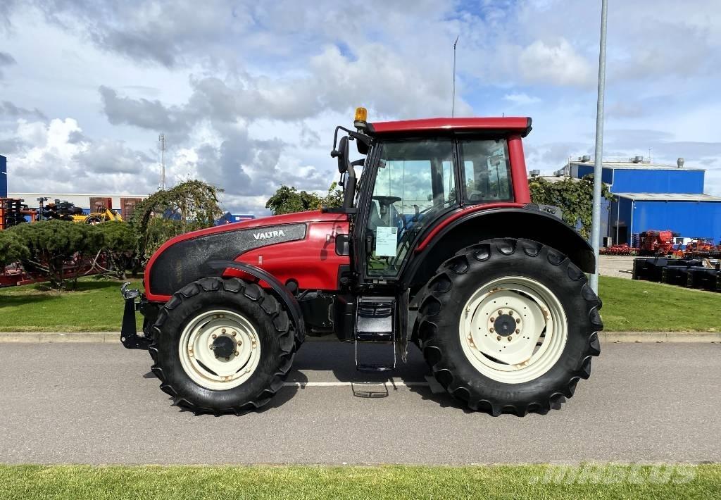 Valtra T 131 Traktorji