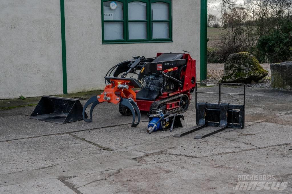Toro TX427 Mini nakladalci