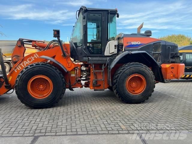 Hitachi ZW 180-6 Kolesni nakladalci