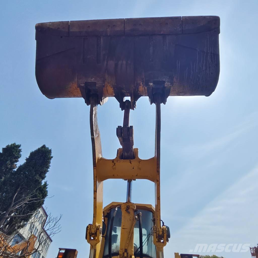 Komatsu WA 500 Kolesni nakladalci