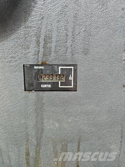 Hyundai Robex 300 LC Bagri goseničarji