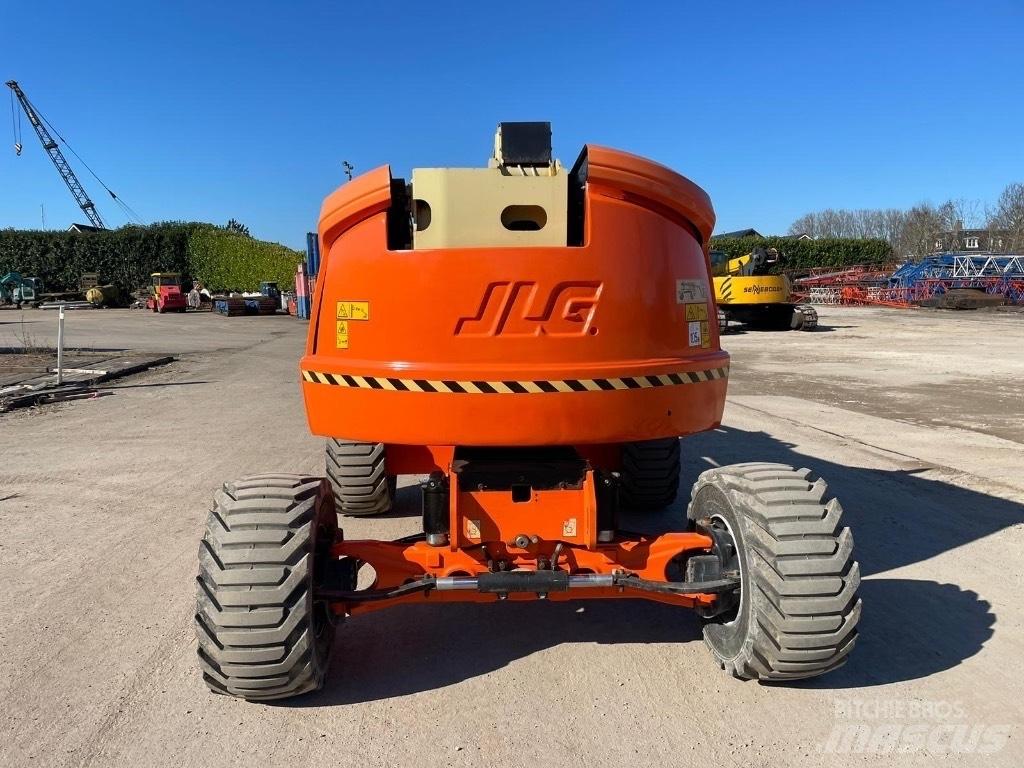 JLG 520 AJ Zglobne dvižne ploščadi