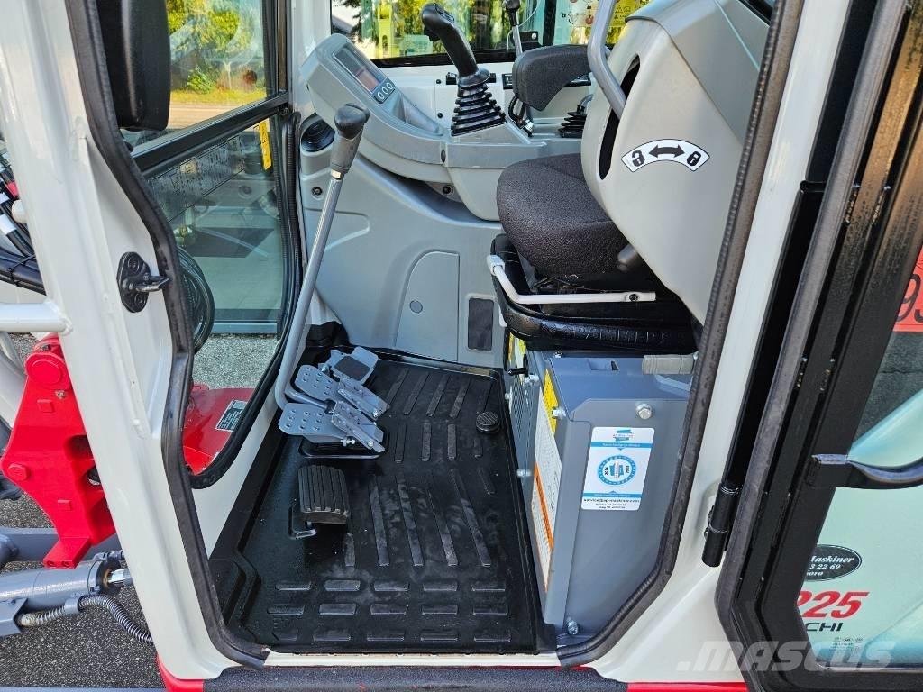 Takeuchi TB 225 Mini bagri <7t