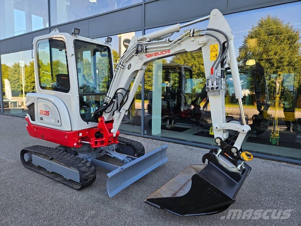 Takeuchi TB 225 Mini bagri <7t