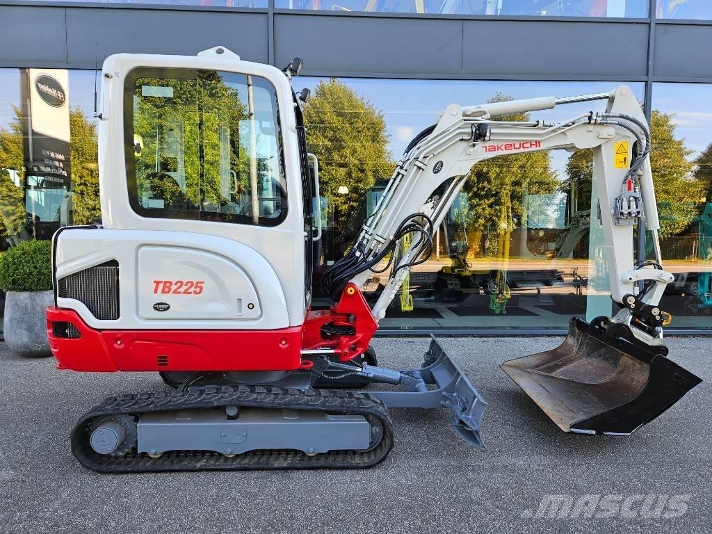 Takeuchi TB 225 Mini bagri <7t