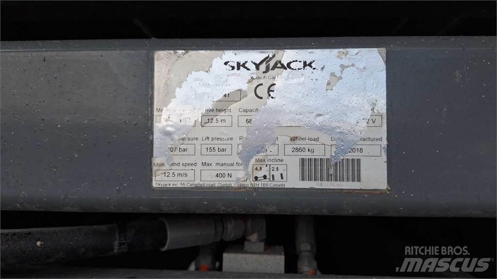 SkyJack 8841RT Škarjaste dvižne ploščadi