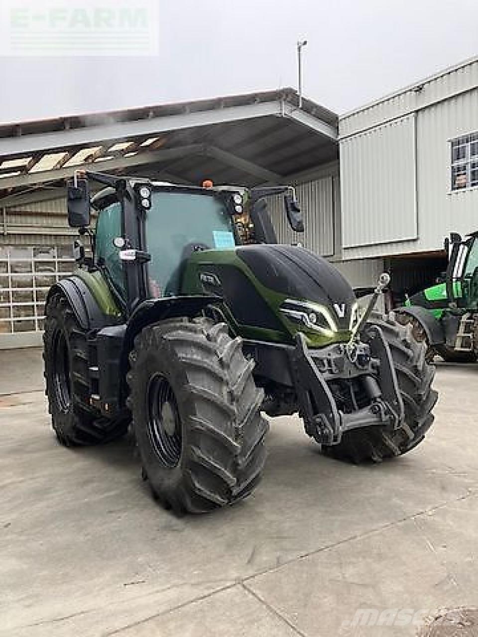 Valtra q305 Traktorji