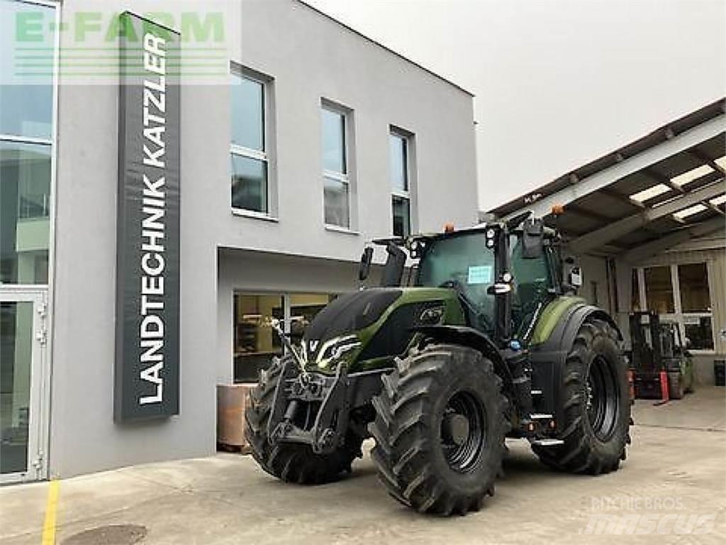 Valtra q305 Traktorji