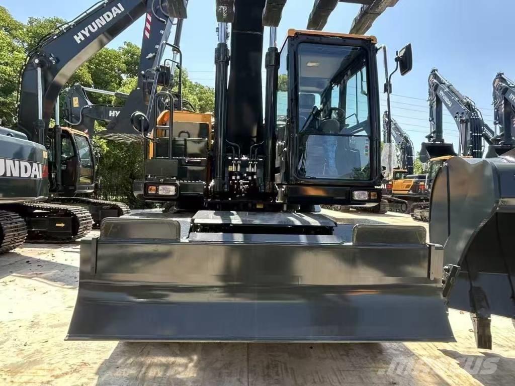 Hyundai HW 210 A Bagri na kolesih