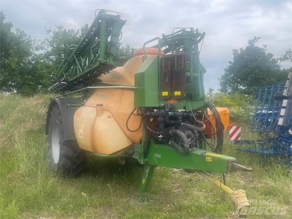 Amazone UX 4200 Vlečne škropilnice