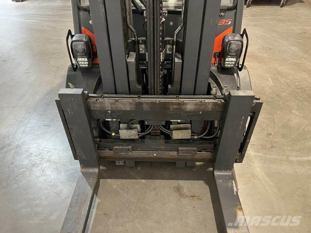 Linde H35D-02 Dizelski viličarji