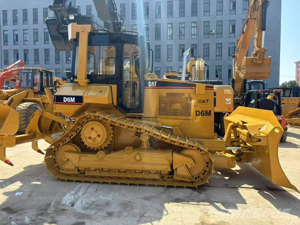 CAT D 6 M Buldožerji goseničarji