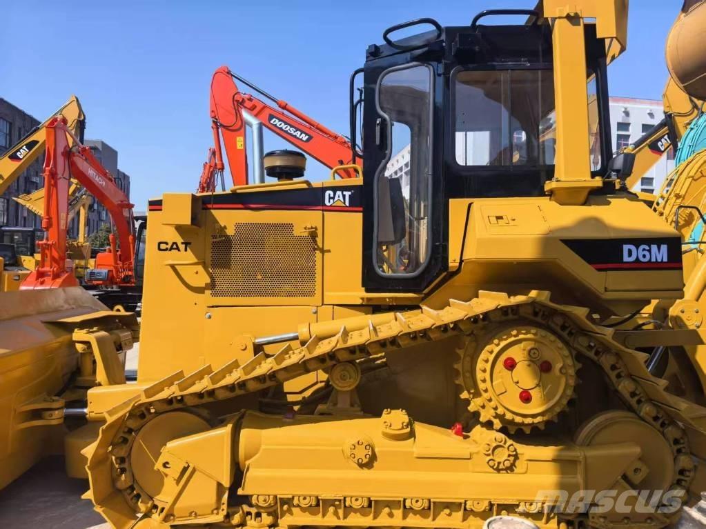 CAT D 6 M Buldožerji goseničarji