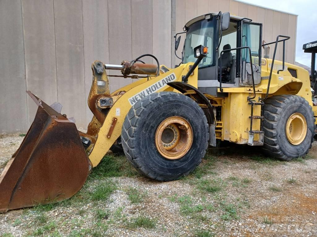 New Holland W271 Kolesni nakladalci
