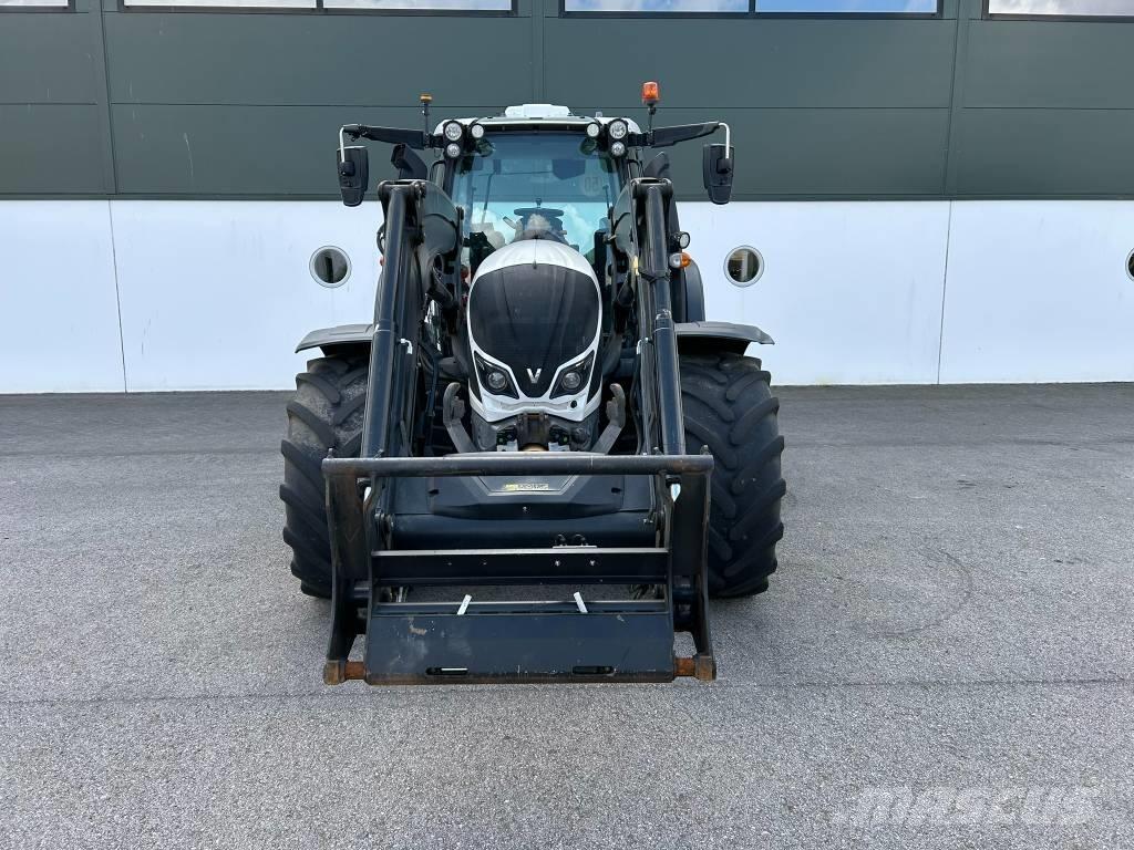Valtra N 174 Traktorji