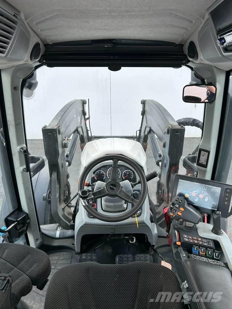 Valtra N 174 Traktorji
