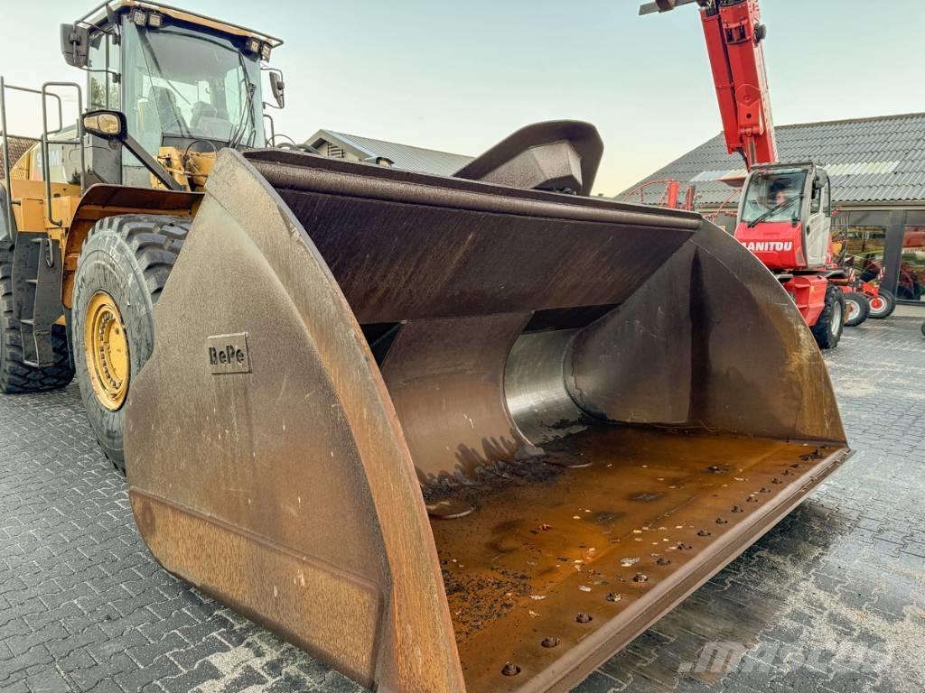 CAT 980M Kolesni nakladalci