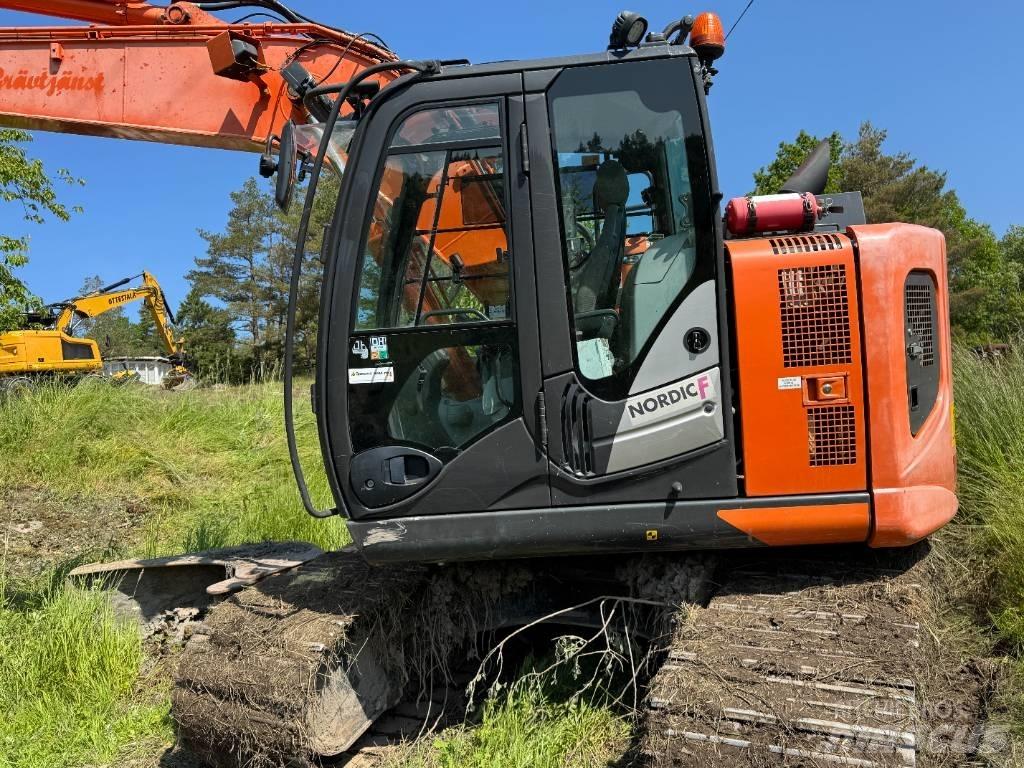Hitachi ZX135USBL-6 Bagri goseničarji