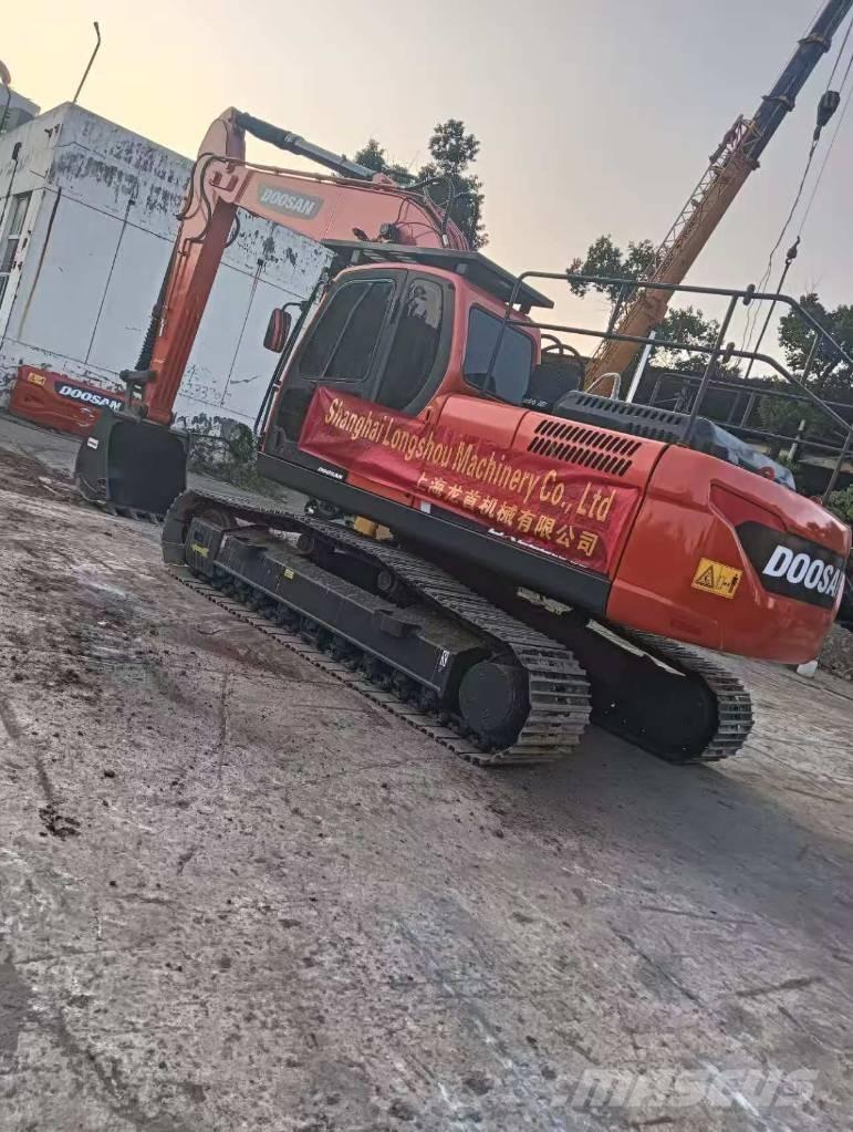 Doosan DX225LC-9C Bagri goseničarji