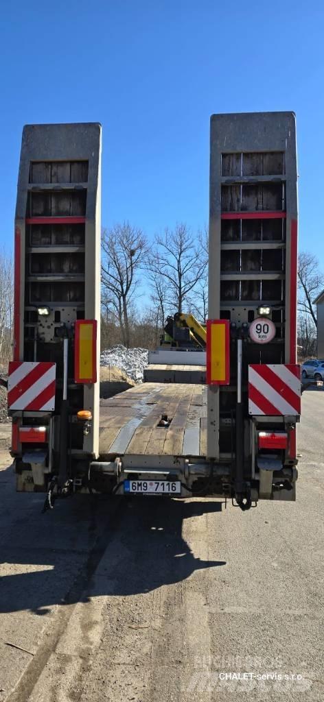 Schwarzmüller D40R Nizko noseče polprikolice