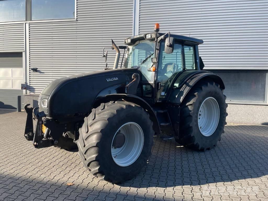 Valtra T151 tractor Traktorji