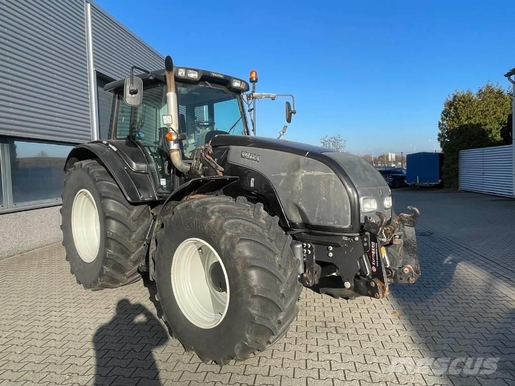 Valtra T151 tractor Traktorji