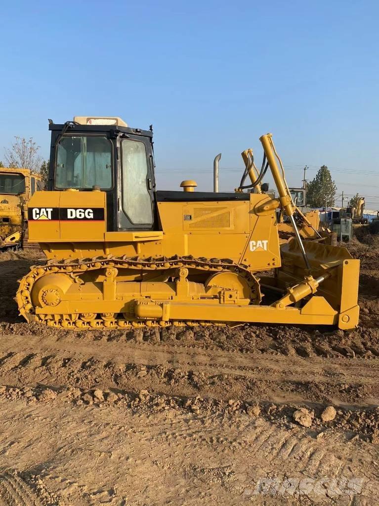 CAT D 6 G Buldožerji goseničarji