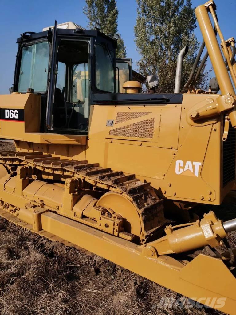 CAT D 6 G Buldožerji goseničarji