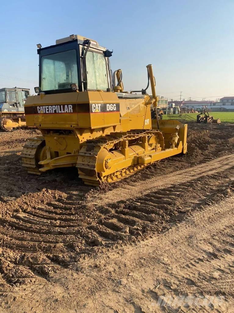 CAT D 6 G Buldožerji goseničarji