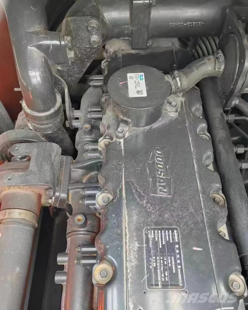 Doosan DX 220 Bagri goseničarji